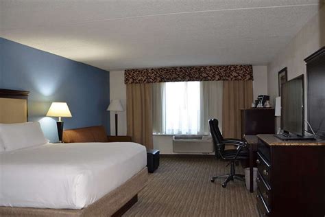 Radisson Hotel Schaumburg Rooms: Pictures & Reviews - Tripadvisor