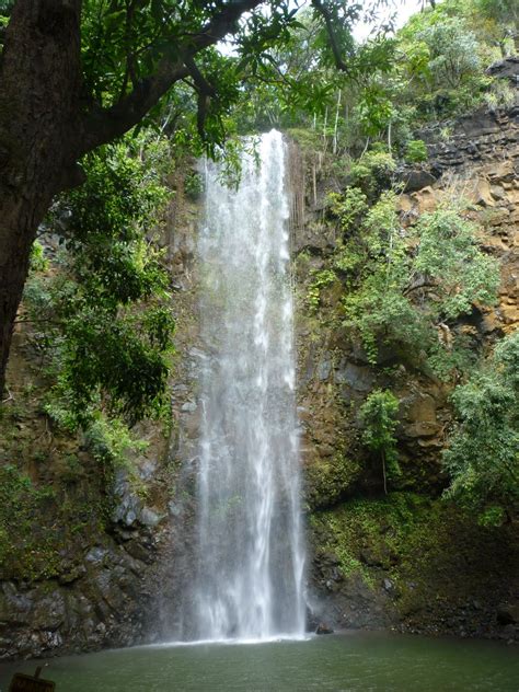 Na Pali Coast (Kauai) - Hiking to waterfall 10 miles. | Kauai hiking, Hawaii hikes, Waterfall