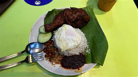 Nasi Lemak Burung Hantu: Coconut rice with ayam berempah & sambal sotong, from RM12.50 ...