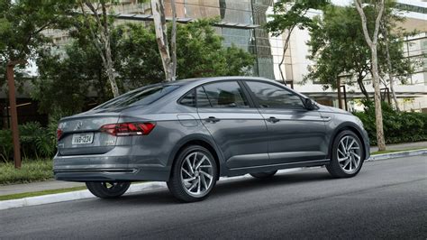 VW Virtus Comfortline surpreende no dia a dia, com jeito de sedã médio