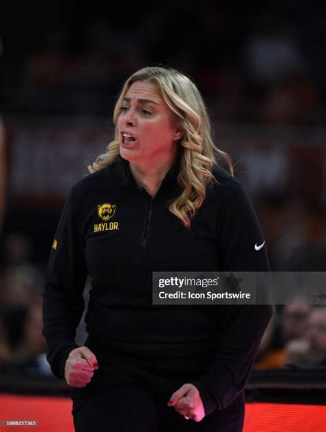 Baylor Bears head coach Nicki Collen yells instructions during game ...