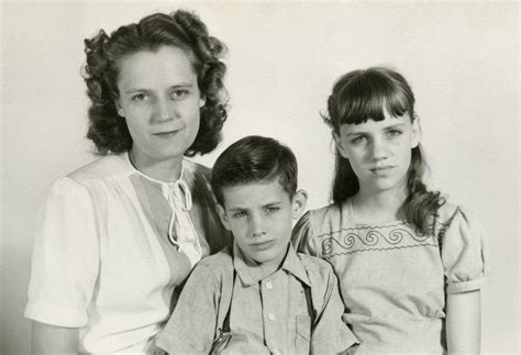 Photograph Showcase: Duval Family Portrait – the genealogy girl