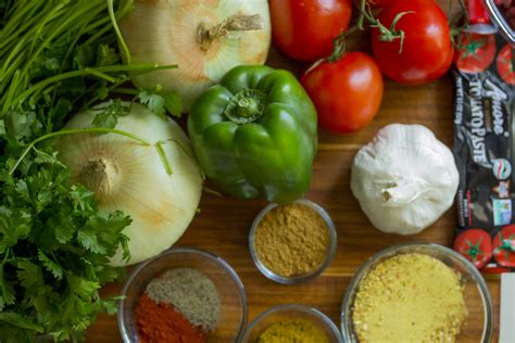 Free Images : table, wood, fruit, dish, green, pepper, red, garlic ...