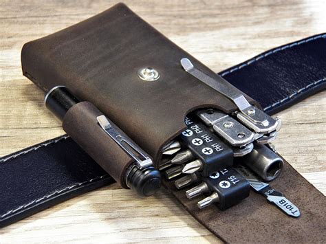 Keep Your EDC Organized on Your Belt with This Handsome Leather Pouch