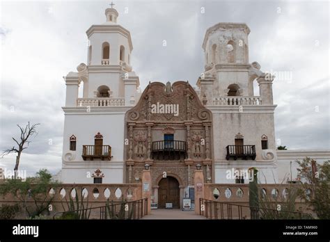 Mission San Xavier del Bac (White Dove of the Desert) in Tucson ...