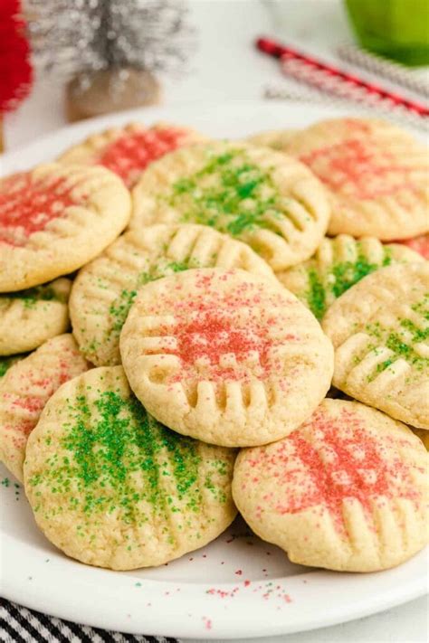 Old Fashioned Christmas Sugar Cookies (Easy Christmas Cookie Recipe!) - Princess Pinky Girl