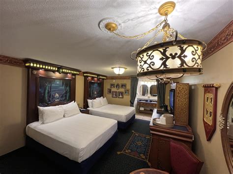 PHOTOS, VIDEO: Tour A Disney Princess-Themed Royal Guest Room at Disney ...