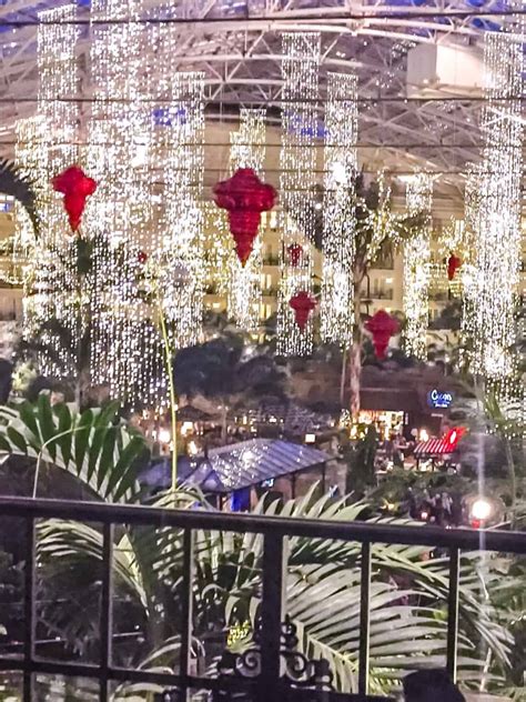 Gaylord Opryland Christmas with Kids [2022] • Mom's Plan-it Vacation Blog