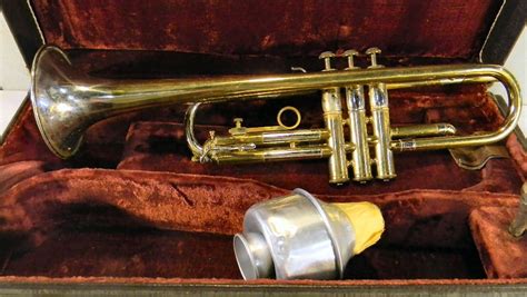 Estate F.E. Olds & Son Studio Model trumpet, no dents, - Feb 16, 2013 | Central Street Antiques ...