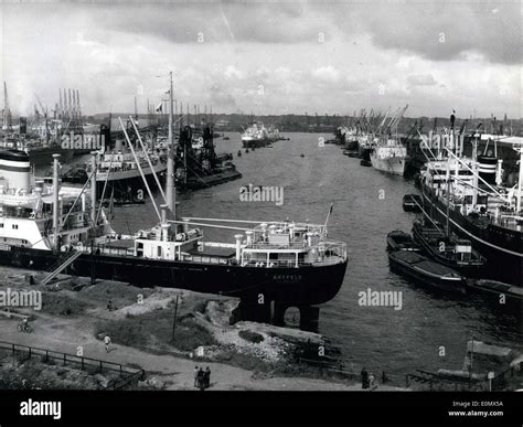 Hamburg port historical hi-res stock photography and images - Alamy