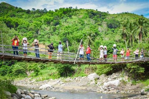 Alimodian far-flung communities get food packs from DSWD