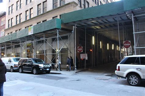 Sidewalk-shed shantytown: Ancient scaffolding hosts homeless in Fidi ...