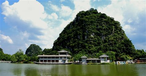 Zhaoqing Travel Guide | Zhaoqing Tourism - KAYAK