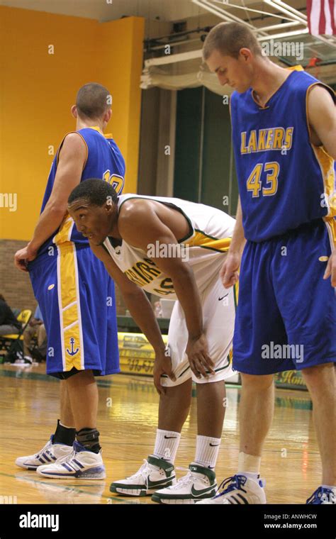 Wayne State University Men's Basketball Stock Photo - Alamy