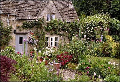 43 Irish Cottage Decoration - The full house was constructed from stone ...