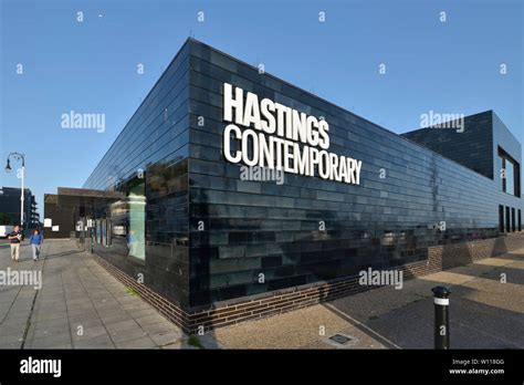 Hastings contemporary independent art gallery hi-res stock photography and images - Alamy