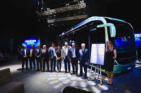 Volvo Buses México festeja 25 años con “luminosa” presentación - Revista Alianza Flotillera