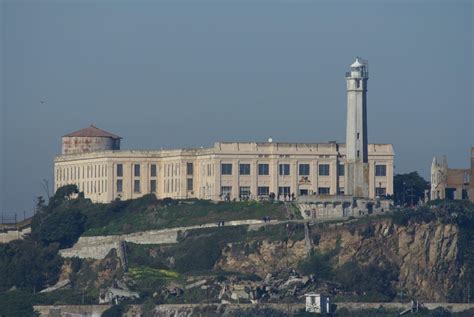 File:Alcatraz Island from Pier39 with 500mm.jpg - Wikimedia Commons