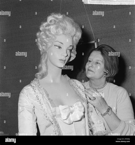 Wig era exhibition hi-res stock photography and images - Alamy