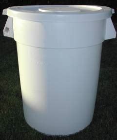 Fermentation Bucket - 10 Gallon Plastic w/Lid (Food Grade) | The Valley Vintner