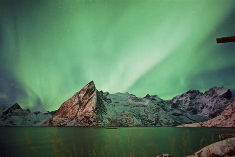 [OC] [5705x3804] Incredible Aurora Borealis Seen at Lofoten Islands ...