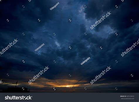 Dramatic Clouds Sunset Stock Photo 525129472 | Shutterstock