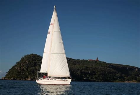 Beginner Sailing Lessons - Sailing Course for Beginners