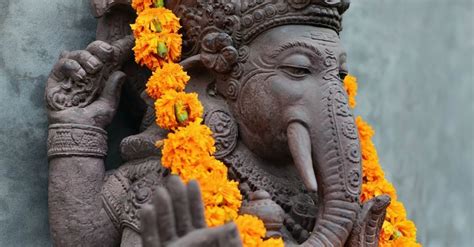 What Should Christians Know about Hinduism? 5 Essential Factors