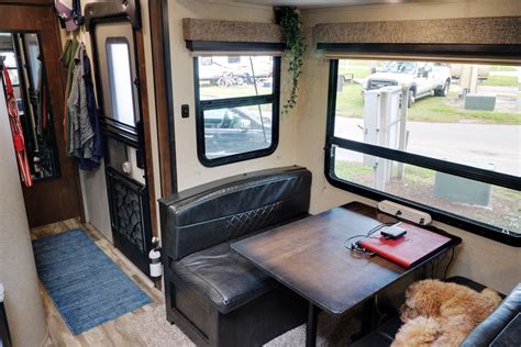 Living Room Tour Part 5 – An In-Depth Look at Our RV – Five2Go