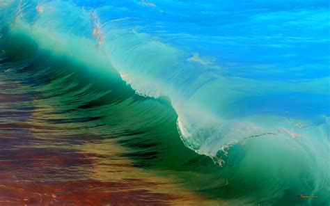 Serene Waves: A Stunning HD Wallpaper of Nature's Beauty