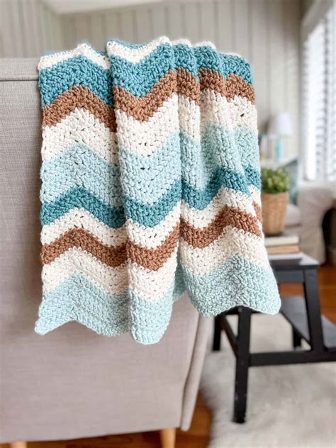 Zig-Zag Crochet Blanket Pattern - Daisy Cottage Designs