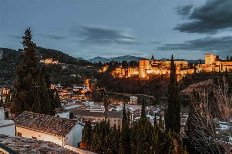 Alhambra by night | Is the Alhambra night visit worth it? (2023 ...