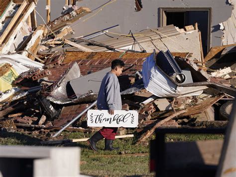 Tornadoes hit Texas and Oklahoma, killing at least 2 people and ...