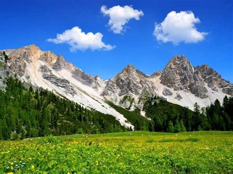 Alta Via 1 Hiking Tour (Self-Guided) in the Dolomites