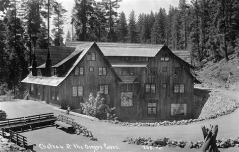 This Historic Oregon Lodge is the Perfect Getaway