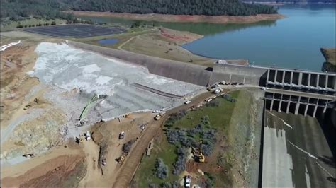 OROVILLE DAM: A Design Modification to Save the Emergency Spillway ...