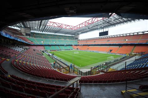 Milan passe au synthétique | Milan, San siro, Stade san siro