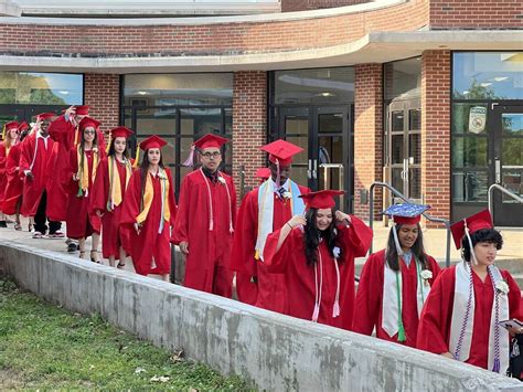 Manchester High graduates thank family, faculty for their support