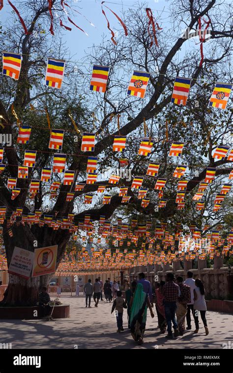 Bodh gaya temple hi-res stock photography and images - Alamy