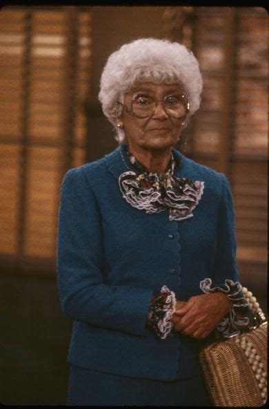 Did Estelle Getty get a face lift after season 1? : r/theGoldenGirls