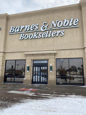 BARNES & NOBLE BOOKSELLERS - Updated December 2024 - 18 Photos & 28 ...