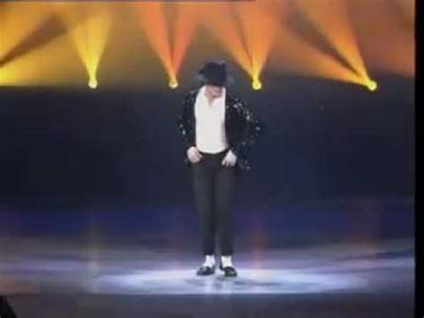 *Must Watch* Michael Jackson's Best MOONWALK EVER!!! - YouTube