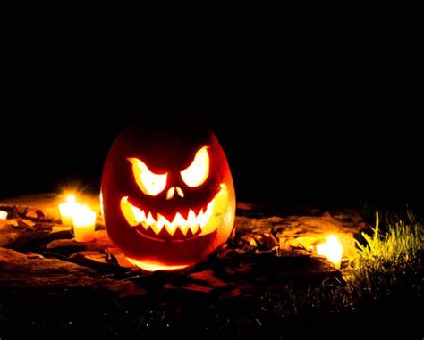 Easy & Scary Jack-O-Lantern Faces Anyone Can Carve! • The Budget Decorator