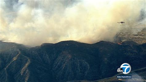 Castaic brush fire: 50-acre blaze sends smoke billowing over area after ...