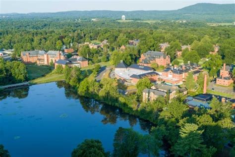 At a Glance | Mount Holyoke College