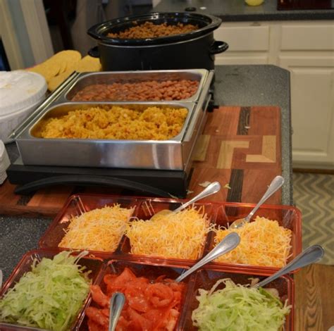 Food for a Crowd: Easy Party Food for a Crowd for All Your Occasions