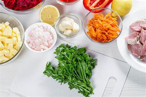 Prepared ingredients on the kitchen table for beet soup (Flip 2019) - Creative Commons Bilder