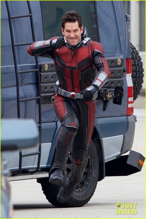 Paul Rudd Runs in Costume on the Set of 'Ant-Man and The Wasp' - First Look!: Photo 3972060 ...