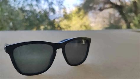 Can sunglasses protect against UV and blue light? - LazyPlant