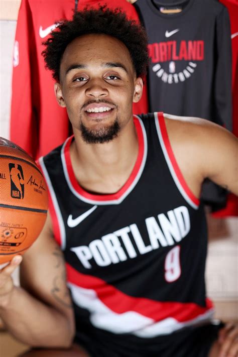 PHOTOS » Gary Trent Jr. Rookie Photo Shoot Photo Gallery | NBA.com